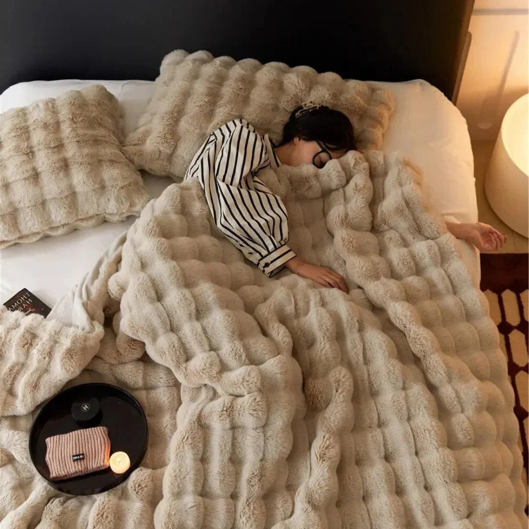all-season-blanket-with-elegant-design-41191179_2.jpg